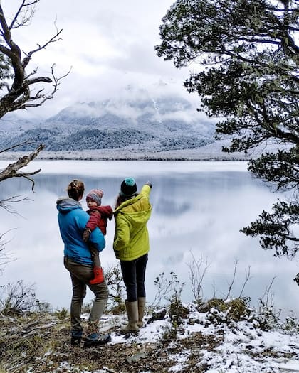 El lago Mascardi se disfruta también en invierno.