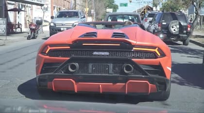 El Lamborghini Huracan Spyder EVO que se encuentra en la localidad del Carmen, provincia de Jujuy