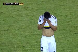 El lamento de Facundo Roncaglia después de su expulsión en el empate sin goles de Boca y Monagas