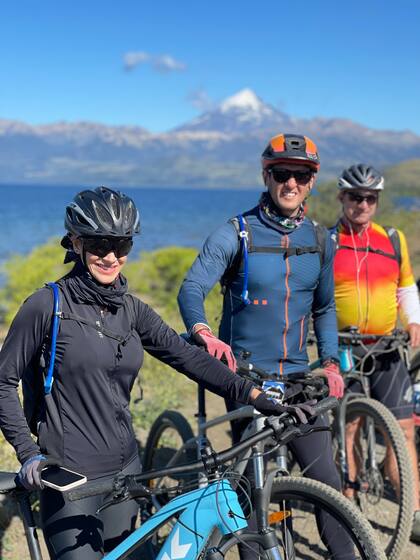 El Lanín le da nombre al Parque Nacional que convoca cada vez más turistas fans del ciclismo.