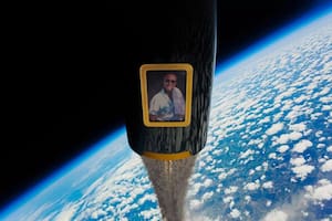 Envió las cenizas de su esposo al espacio para cumplirle un sueño