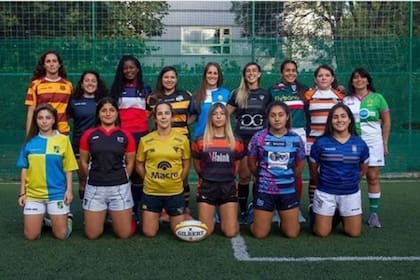 El lanzamiento del torneo femenino: arriba, la antepenúltima, Mariángeles Mansilla