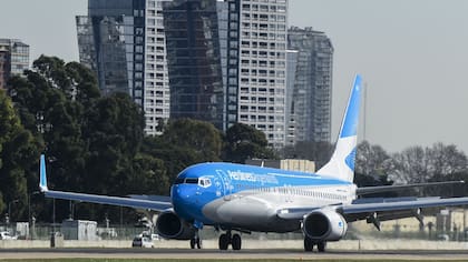 Aerolíneas Argentinas y Austral cancelaron sus vuelos del día de hoy