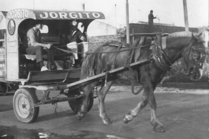 El lechero, una postal típica del barrio.