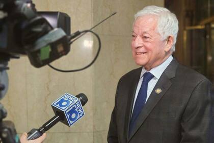 El legislador Charles Lavine, quien señaló que la norma no cumplía con su propósito, fue el impulsor de la derogación