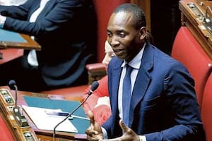Un diputado denuncia “racismo” por insultos y “aullidos” de la derecha en el Parlamento