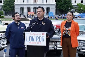 Impulsan una propuesta para sumar nuevas placas vehiculares en California