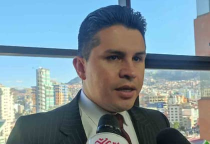 El legislador Rojas en declaraciones a la prensa