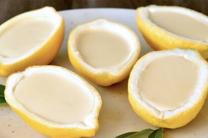 El Lemon Posset o Posset de Limón es un postre británico relleno de crema