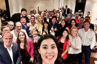 Milei hace el esfuerzo por alinear a su tropa, pero surgen cuestionamientos por la alianza con Macri