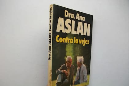 El libro "Contra la vejez", de la Doctora Aslan se vendió en todo el mundo.