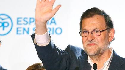 El líder amenazado. Fue un triunfo agridulce para Mariano Rajoy, que tiene complicada ?la continuidad en su cargo por el fuerte retroceso electoral del PP