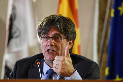 El líder catalán Carles Puigdemont speaks habla en conferencia de prensa en Alghero, Cerdeña, 54 de octubre de 2021.