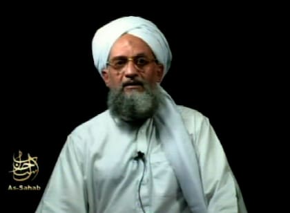 El líder de Al Qaeda Ayman al-ZawahIri  aparece en un video, tomado en algún lugar desconocido