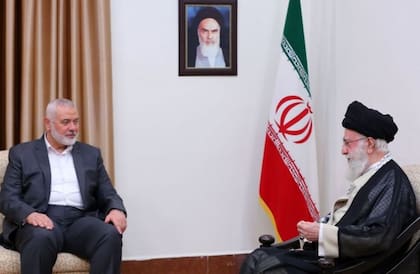 El líder de Hamás, Ismail Haniya, se reunió con el ayatolá Ali Jamenei en Teherán el pasado 5 de noviembre.