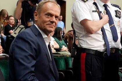 El líder de la oposición y exprimer ministro de Polonia, Donald Tusk, en el Parlamento en Varsovia, Polonia (Foto AP/Czarek Sokolowski, Archivo)