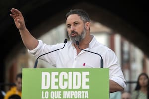 Quién es el líder de Vox que podría llevar a la ultraderecha al gobierno por primera vez desde Franco