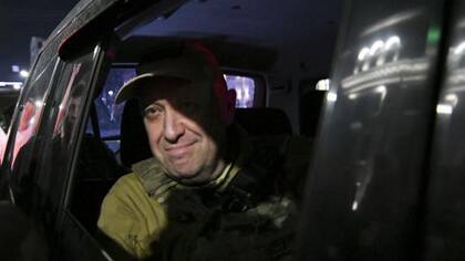 El líder del Grupo Wagner, Yevgeny Prigozhin, lideró un levantamiento contra el alto mando del ejército ruso y sus mercenarios salieron del país