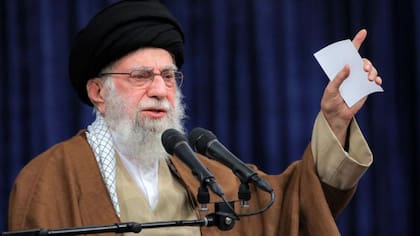 El líder supremo de Irán, el ayatolá Alí Jamenei, había dicho que una intervención militar estadounidense causaría "daños irreparables".