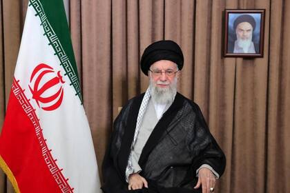 El líder supremo de Irán, el ayatolá Ali Jamenei, apareció en un mensaje televisado tras los ataques israelíes