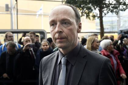 El líder ultraderechista Jussi Halla-aho del partido Verdaderos Finlandeses en plena campaña.