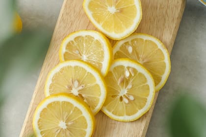 El limón es fácil de incorporar a la dieta del día a día