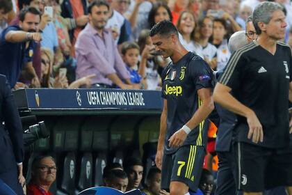 El llanto de CR7 tras la expulsión ejecutada por el árbitro Felix Brych