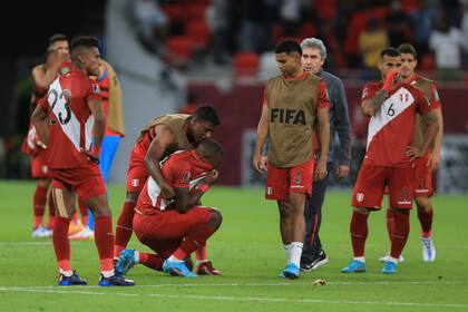 El llanto de Luis Advíncula tras la derrota de Perú por penales ante Australia