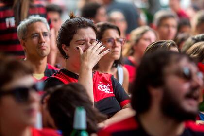 El llanto de una hincha de Flamengo, tras la derrota