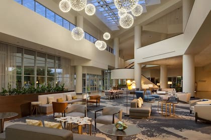 El lobby del Sheraton Arlington Hotel. Fuente: Tripadvisor.