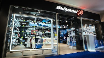 El local de Bullpadel funciona en el primer piso del Unicenter Shopping de Martínez