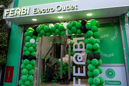 El local de Ferbi, ubicado en la calle Herrera 1841, Barracas, ofrece productos reacondicionados y con caja abierta