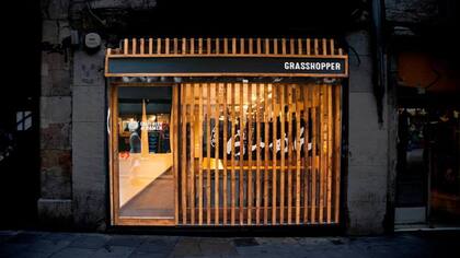 El local de Grasshopper en Barcelona pasa inadvertido desde afuera.