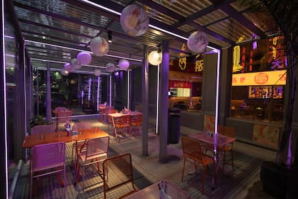 El local de Yatai Yatoi de Palermo es sumamente lúdico