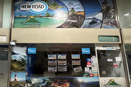 El local que tenía la agencia está cerrado pero mantiene la cartelería