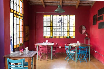 El local también incluye una cava y una tienda de productos regionales. "Aquí no tengo casi intermediarios con el productor y hay muchos productos de primera", explica el cocinero.