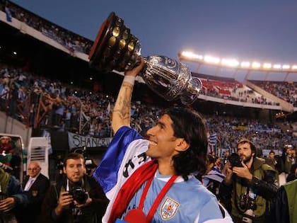 El Loco Abreu con la Copa América en 2011 