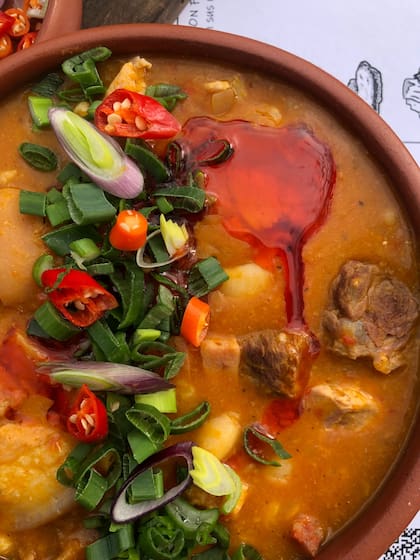 El locro pulsudo de Gonzalo Alderete y Florencia Barrientos Paz