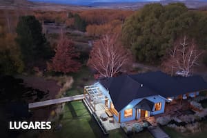 El lodge con vista al volcán Lanín y exquisita cocina, rodeado de bosques, lagos y ríos