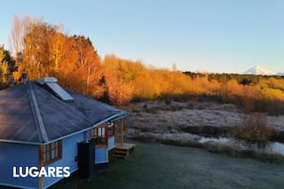 El lodge con vista al volcán Lanín y exquisita cocina, rodeado de bosques, lagos y ríos