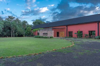 El lodge funciona en el galpón de una excurtiembre