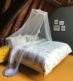 El loft sirve como dormitorio principal.