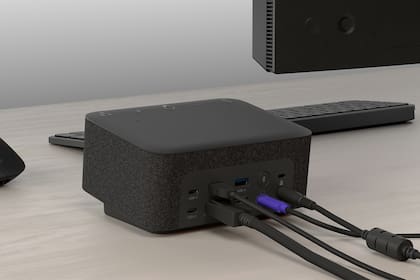 El Logi Dock de Logitech combina un parlante con micrófono y una zapatilla multiconexión para reducir la cantidad de cables en el escritorio