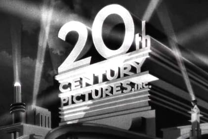El logo de Fox fue diseñado en 1933 por el pintor californiano Emil Kosa Jr.