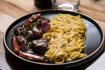 El lomo salteado es otro de los hits de este restaurante