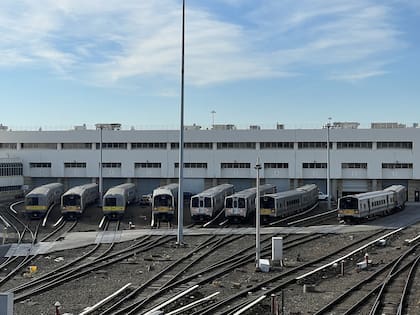 El Long Island Rail Road (LIRR) entró en huelga y suspendió sus servicios