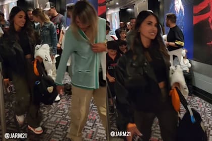 El look de Antonela Roccuzzo para asistir al partido de la NBA (Foto: Captura de video / Instagram @jarm21)