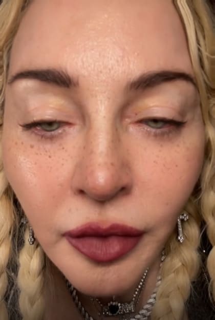 El look de Madonna que preocupó a sus seguidores (Crédito: Captura de video/TikTok/@madonna)