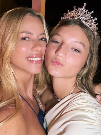 El look de princesa que lució Allegra Cubero para sus 15 años