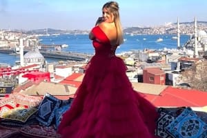 El look rojo de Wanda Nara en un rooftop de Estambul que se robó todas las miradas